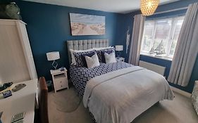 Dungarvon House B&B, Hot Tub, Garden, Summerhouse, Electric Vehicle Point , 3 Bedroom Options