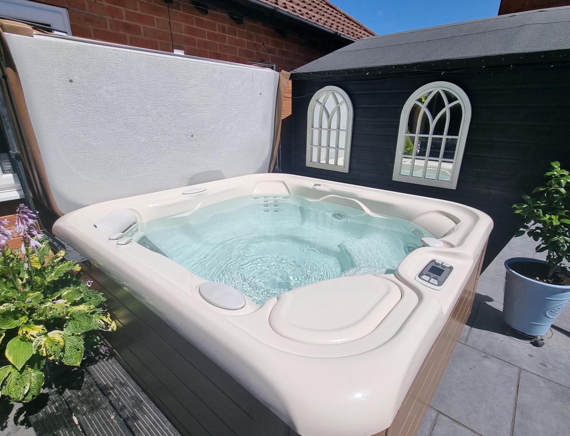 Dungarvon House B&B, Hot Tub, Garden, Summerhouse, Electric Vehicle Point , 3 Bedroom Options Weston-super-Mare Exterior photo